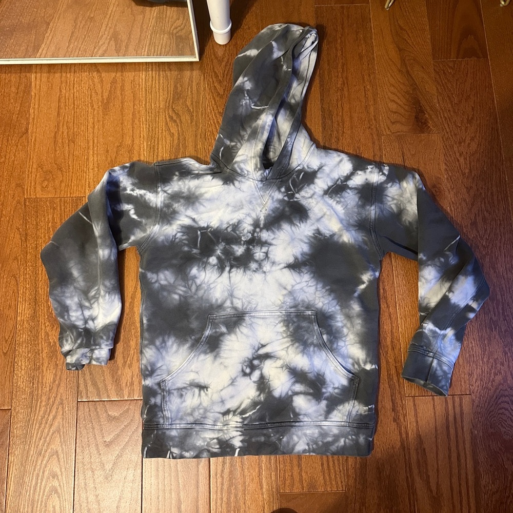 Lulu lemon black and white tie dye sweatshirt